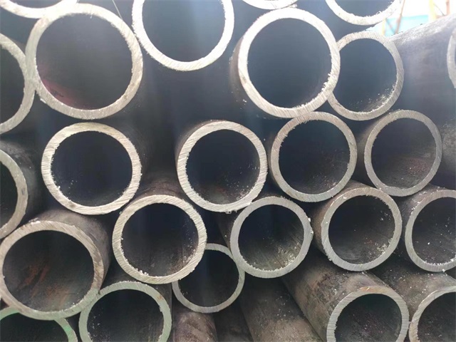 宁波10#结构用无缝钢管